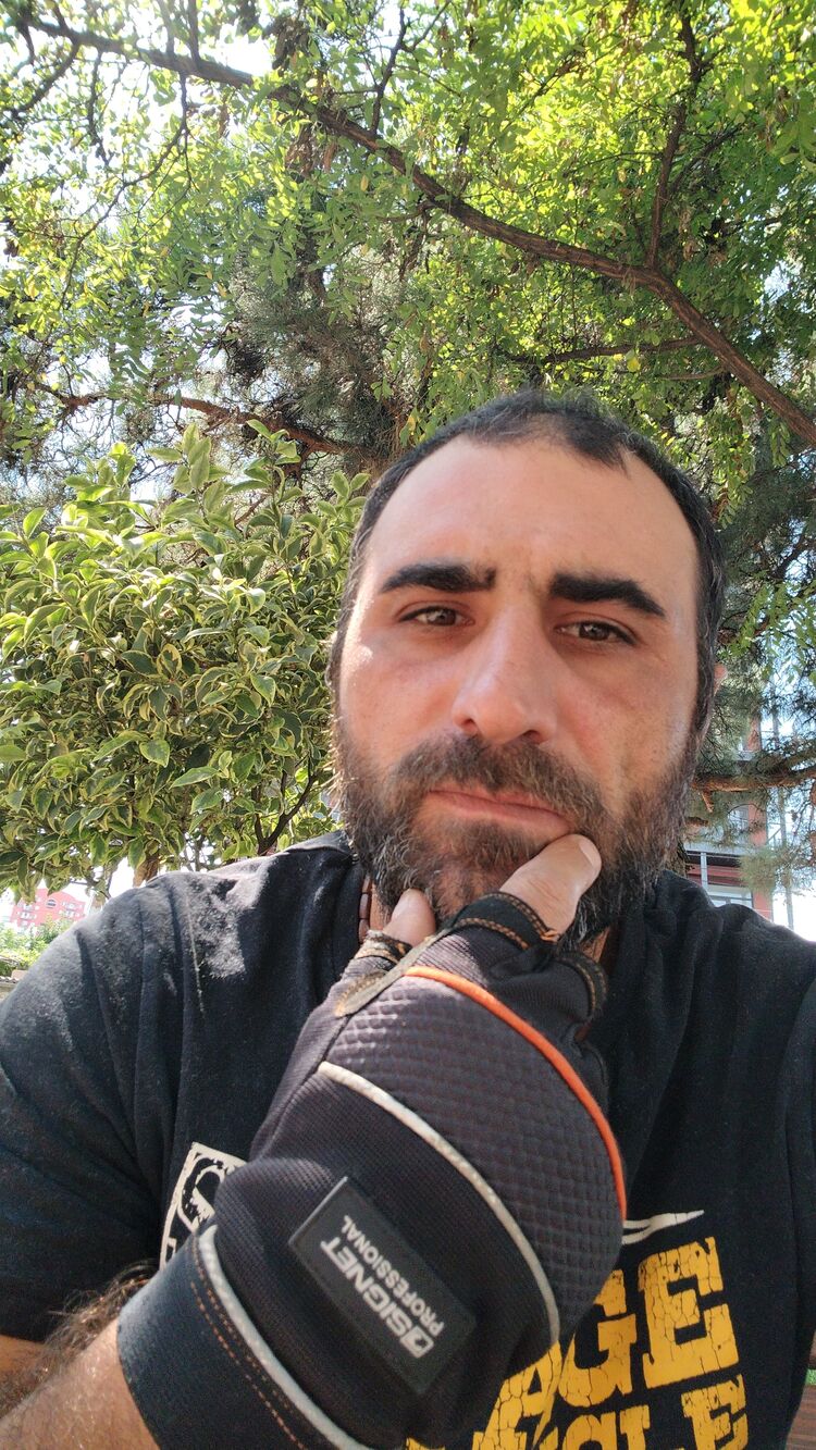  ,   Levani, 32 ,   ,   