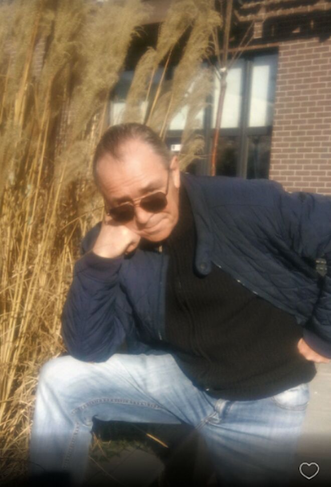  31774913  Viktor, 58 ,    