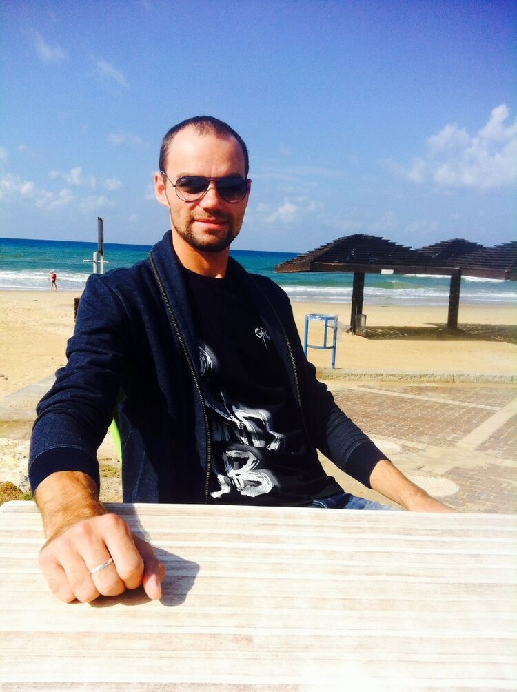  5180743  Alexandro, 39 ,    