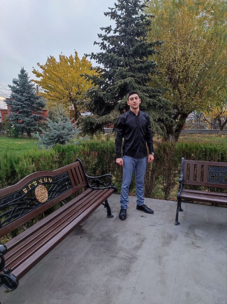  ,   Vardan, 24 ,   ,   