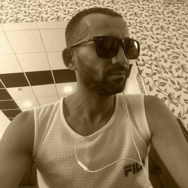  30425473  , 37 ,    
