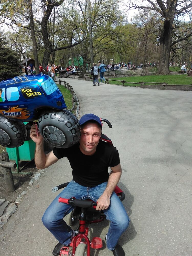  ,   Aleksand, 40 ,  
