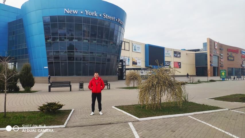  ,   Viktor, 37 ,   c 
