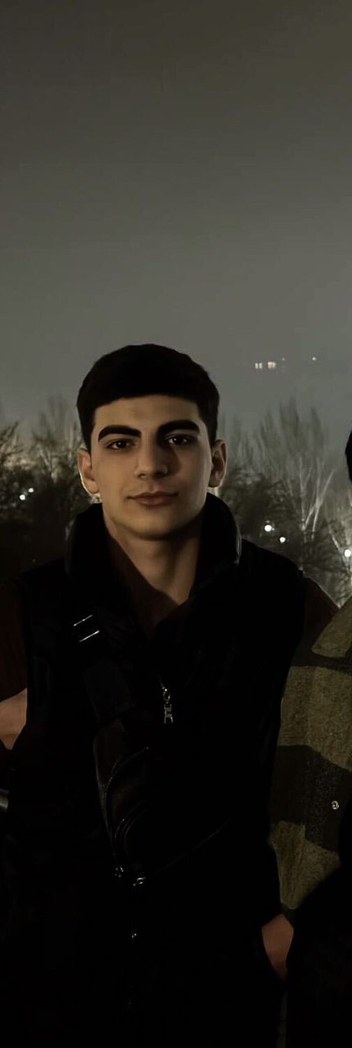  52667773  , 40 ,    --