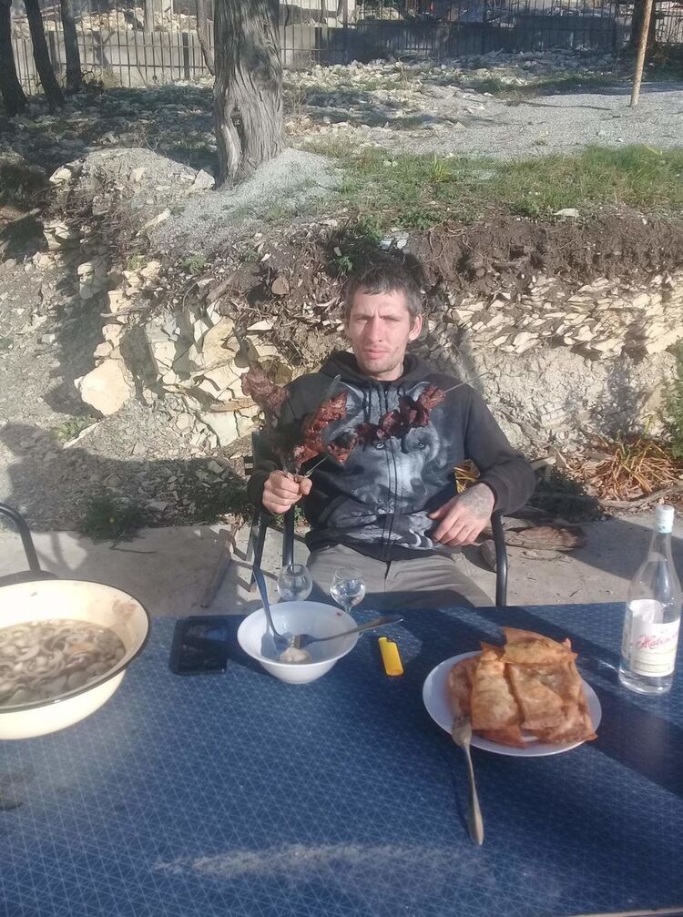  18050653  , 37 ,    