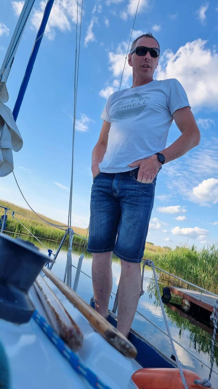  ,   Ihor, 48 ,   ,   