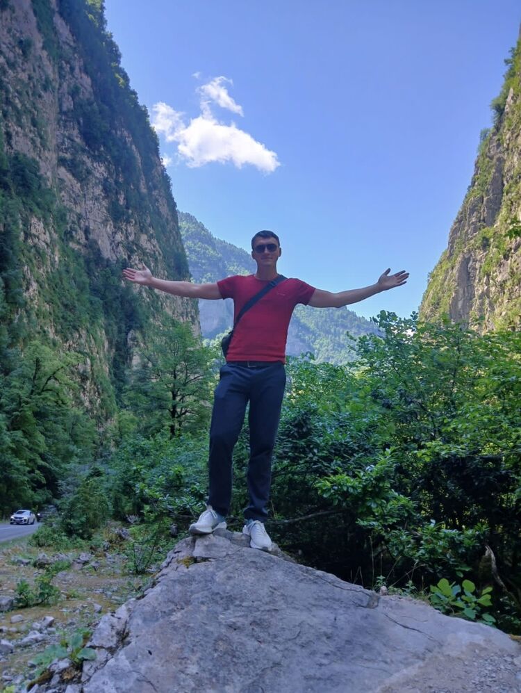  44273433  , 28 ,    -