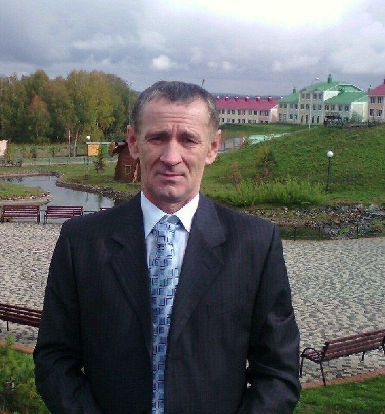  23852923  Alekcandar, 61 ,    