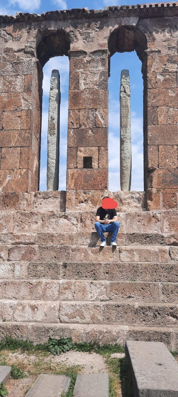  38440773  Karen, 23 ,    