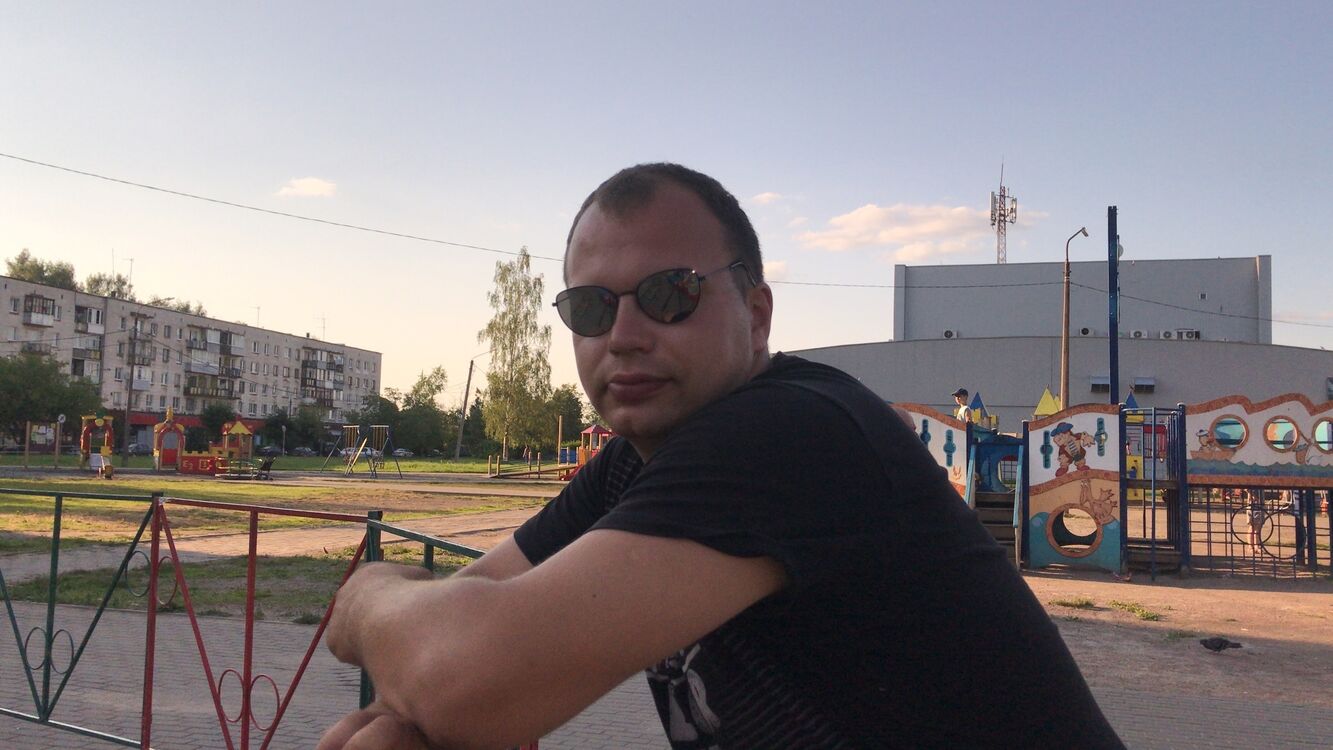  40657923  , 32 ,    