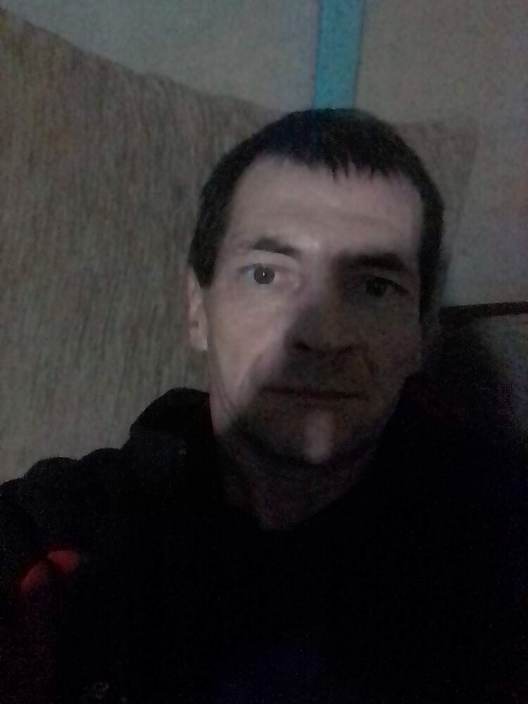  34983713  Eduard, 47 ,    
