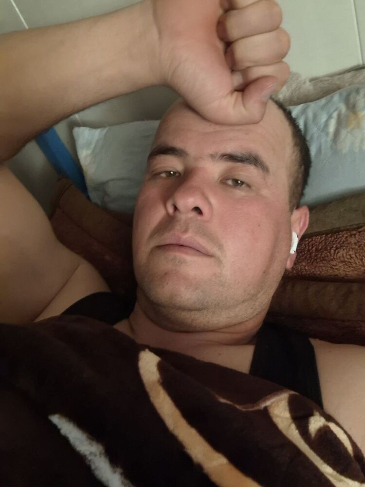  49906243  Ali, 36 ,    