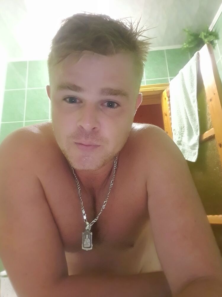  ,   Andrii, 32 ,   ,   