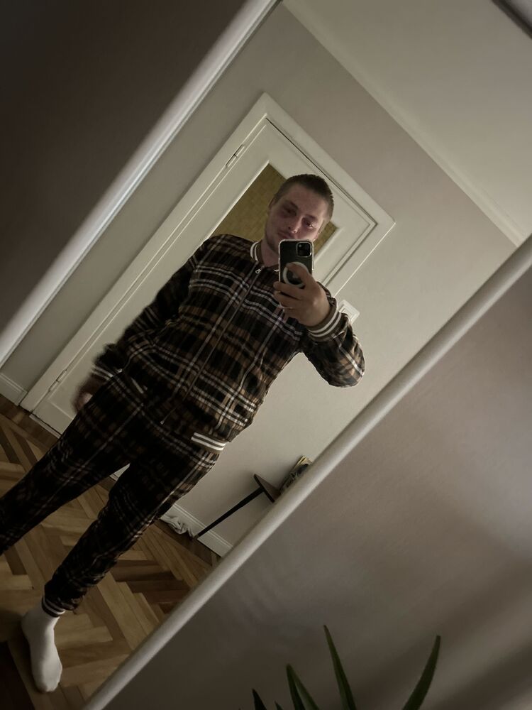  ,   Pavel, 32 ,   ,   