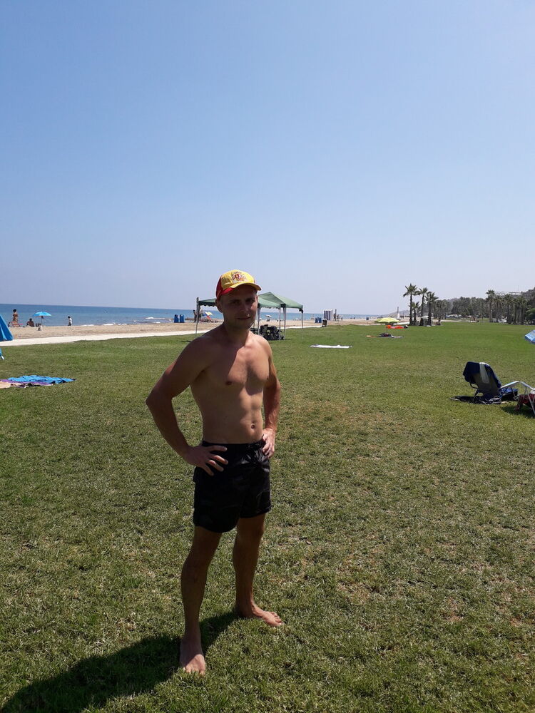  17344373  Andrei, 42 ,    