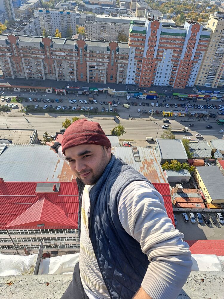  42903773  , 33 ,    