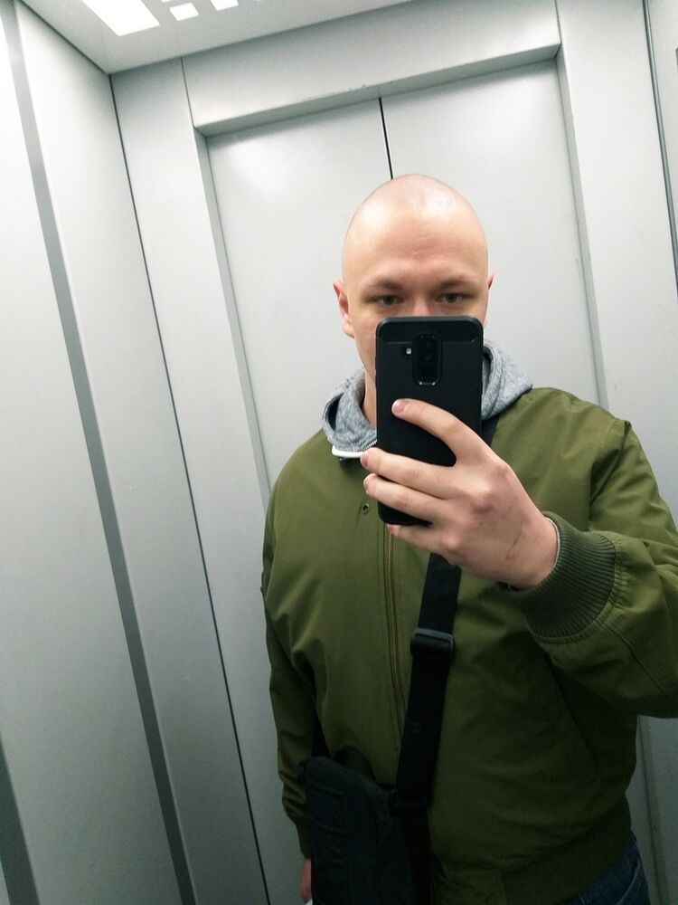  ,   Anton, 38 ,   ,   