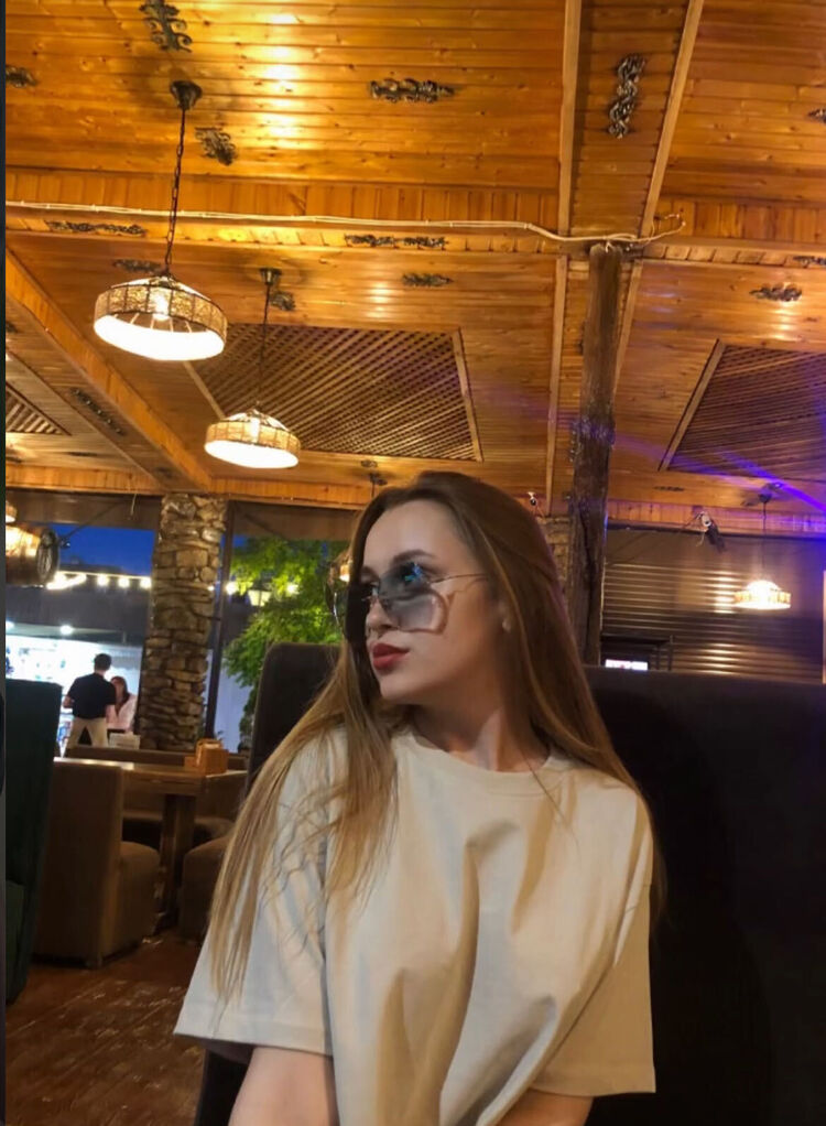  ,   Alina, 21 ,   ,   , c 