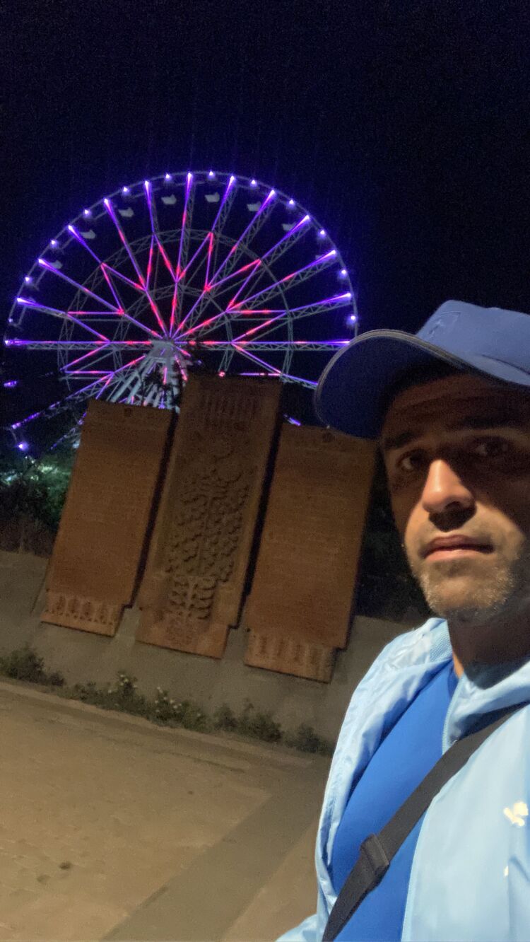  53156553  Artur, 42 ,    