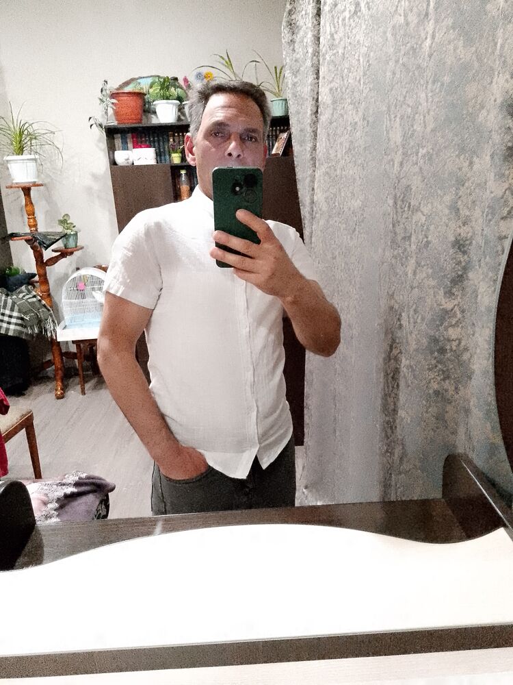  45339683  Nuran, 53 ,    