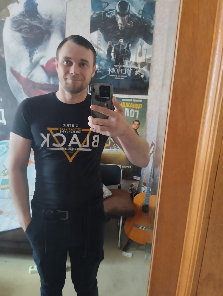  38083483  , 37 ,    -