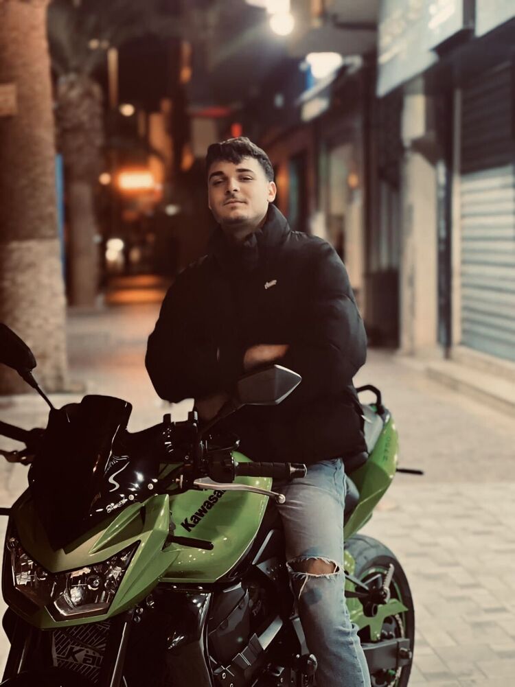  ,   Kacem, 24 ,   ,   , c 
