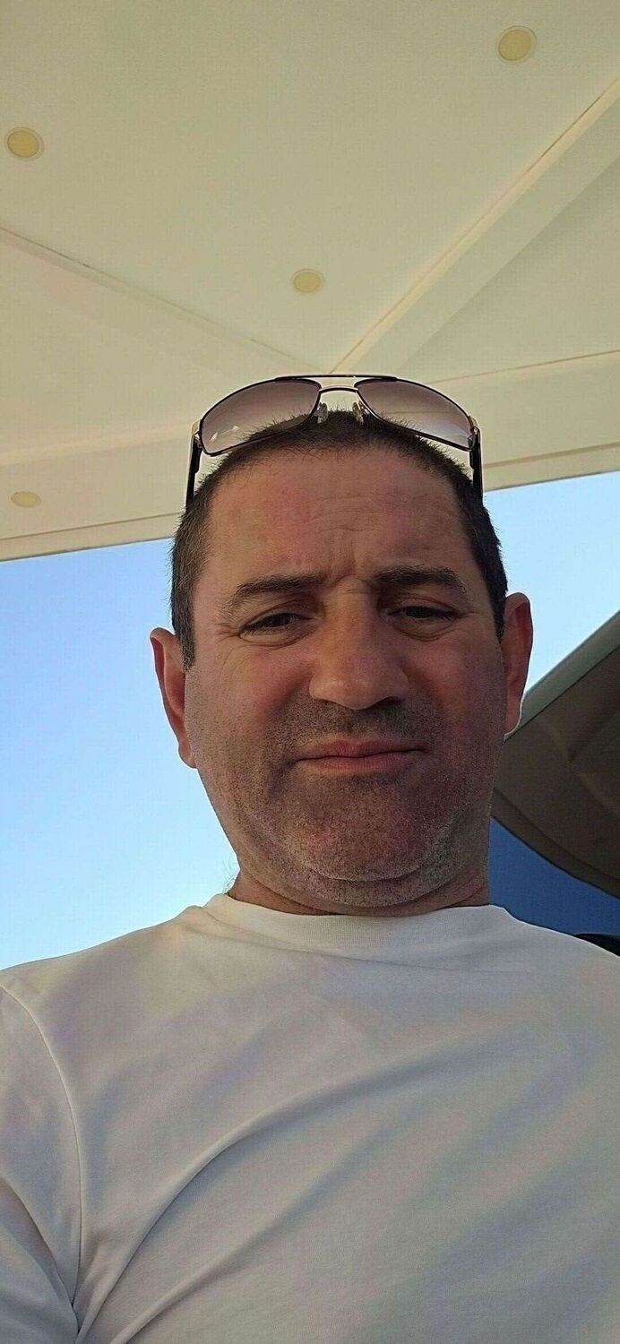  48142223  Valeri, 41 ,    