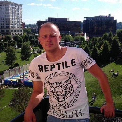  ,   Victor, 32 ,   ,   , c , 