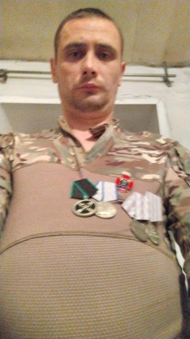  46310503  , 33 ,    