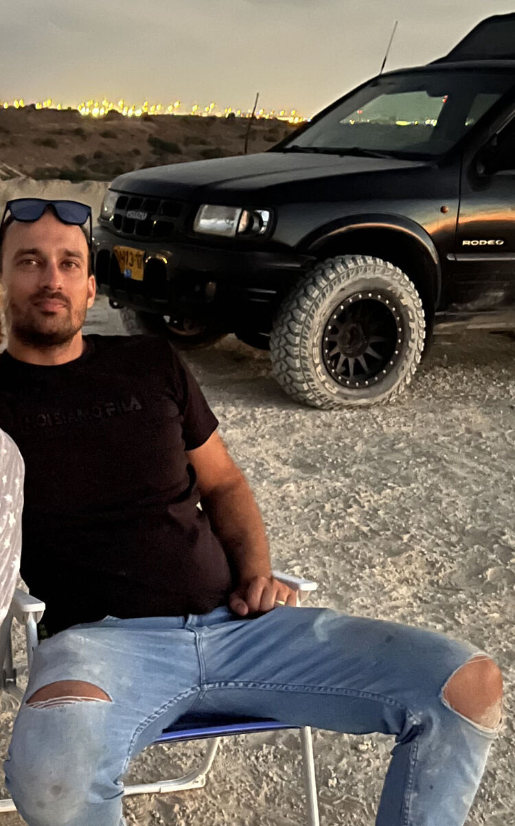  39117503  Daniel, 33 ,    Holon