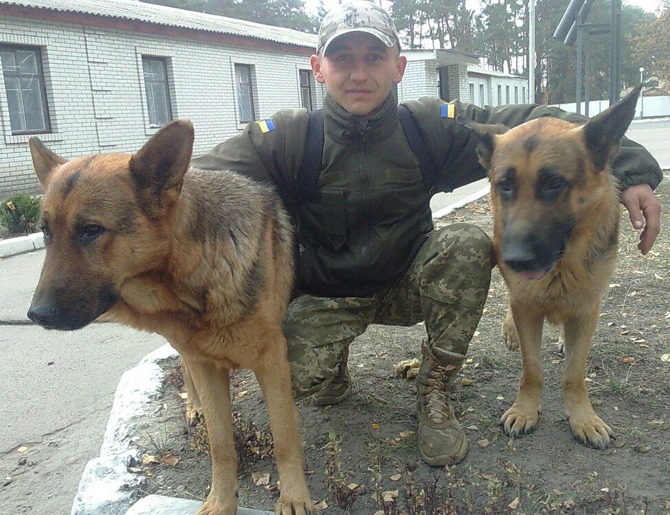  ,   Mihail, 32 ,   ,   , c 