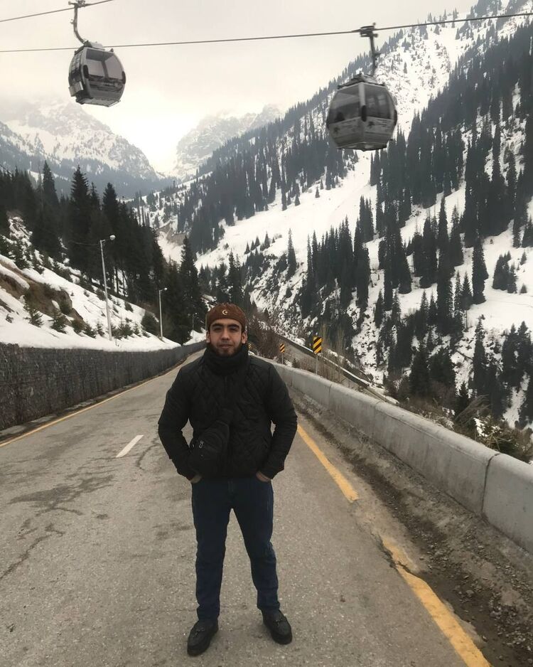  36858303  Shahzod, 30 ,    