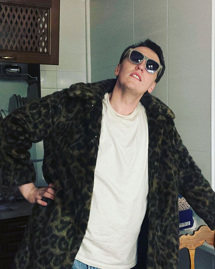  38034043  , 29 ,    -