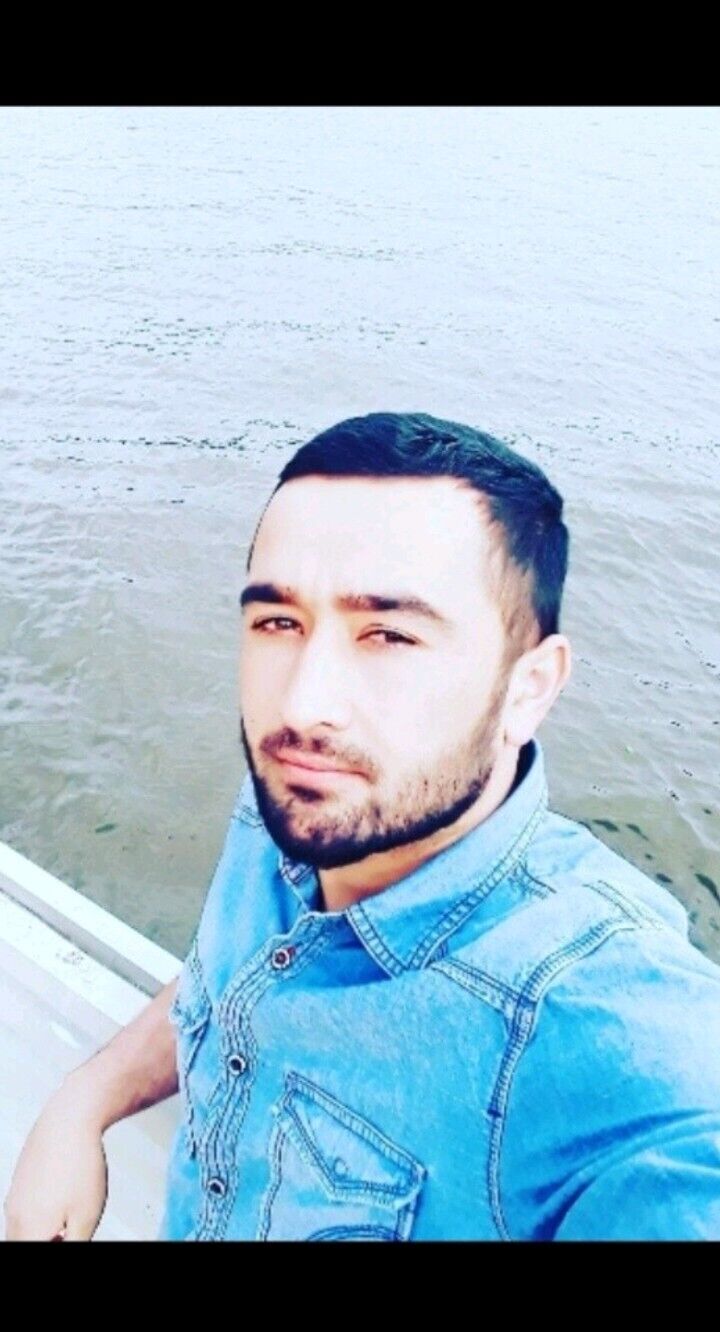  32677023  Firdavs, 31 ,    