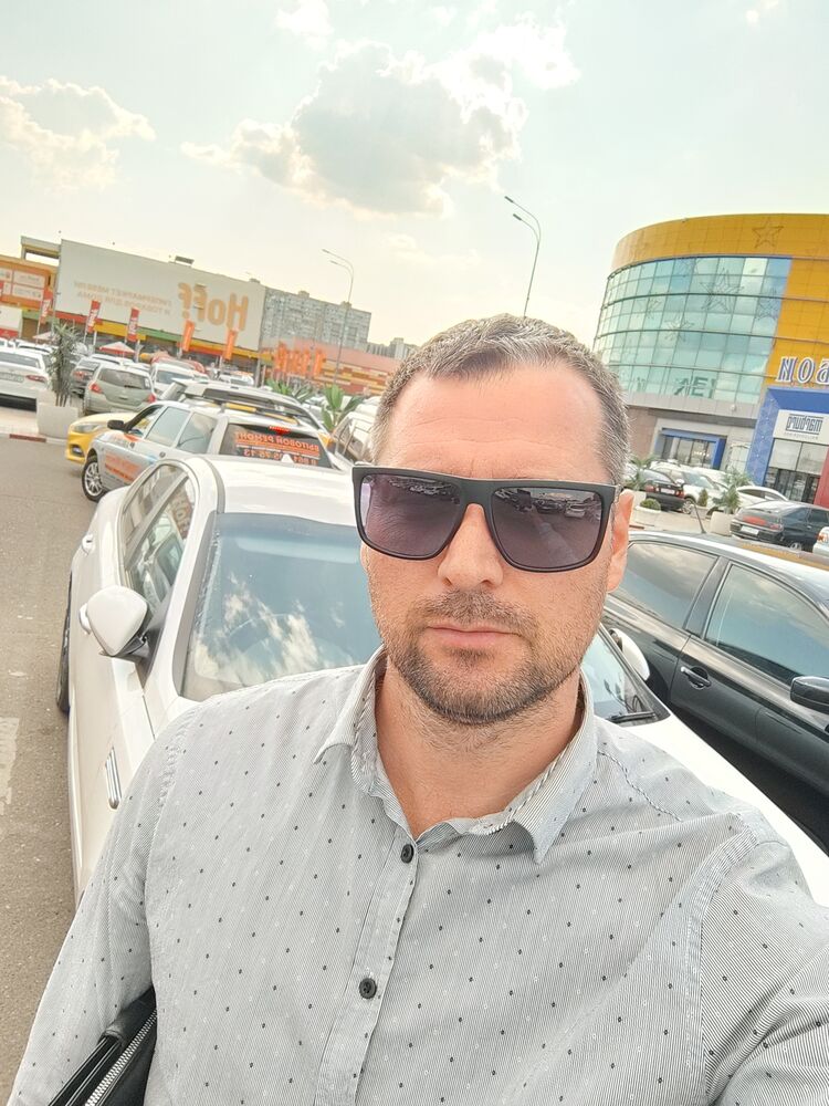  ,   Artem, 39 ,   ,   