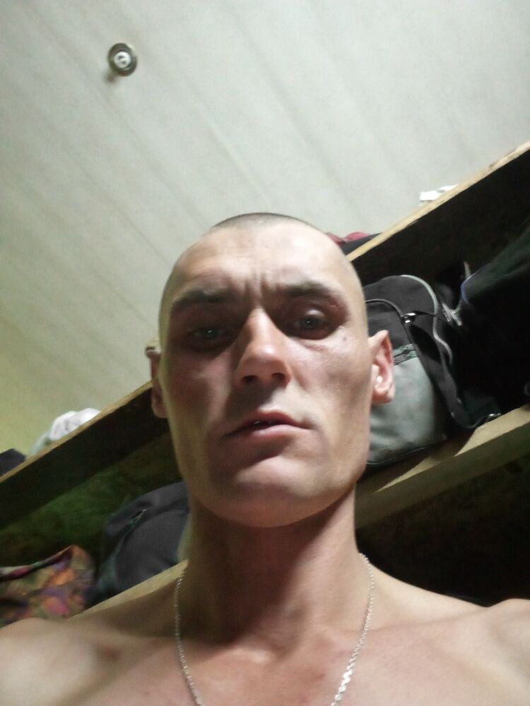  36744843  Artur, 35 ,    