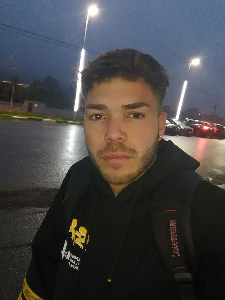  53997613  Alvaro, 24 ,    -