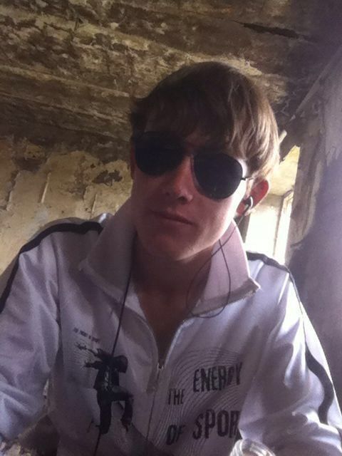  7152863  DEN, 28 ,    -