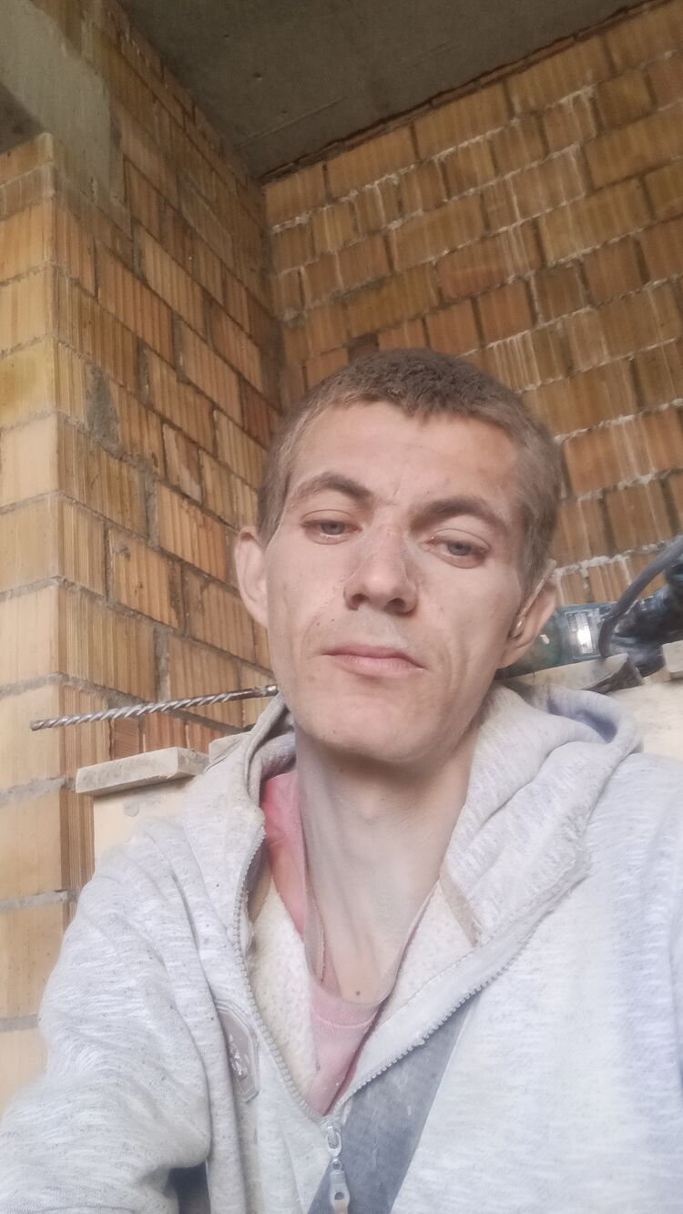  46059373  Roman, 30 ,    