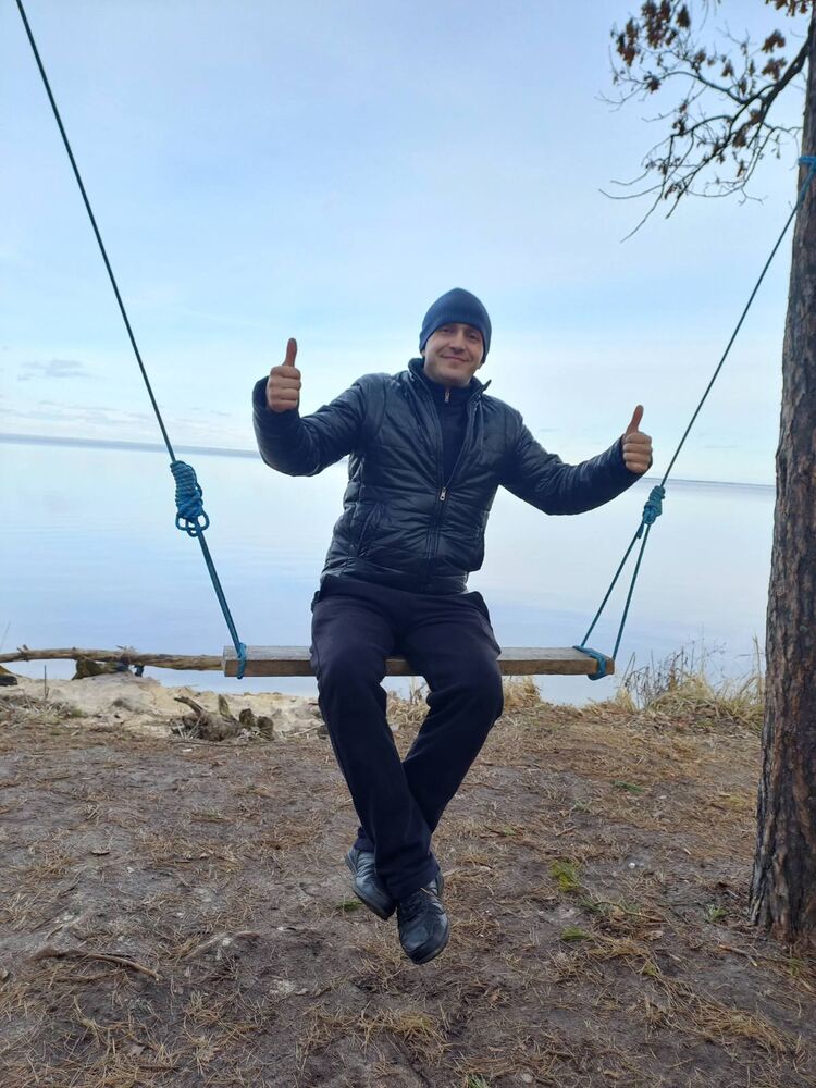  37189533  Vitaliy, 33 ,    