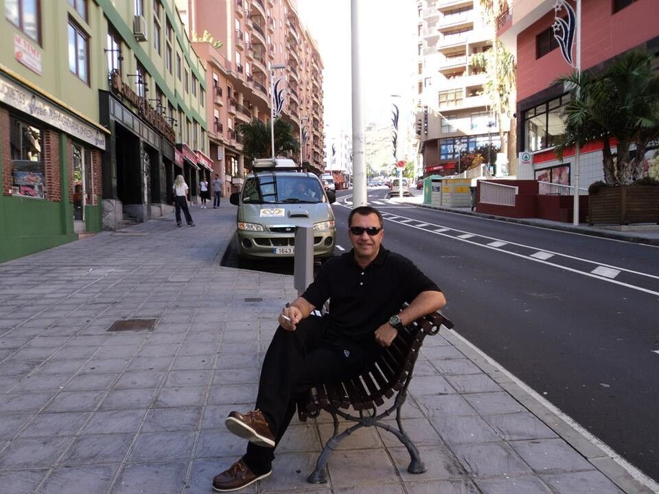  ,   Viktor, 52 ,   