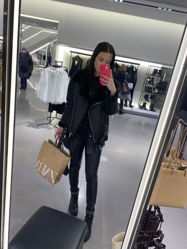  ,   Mata, 28 ,   ,   