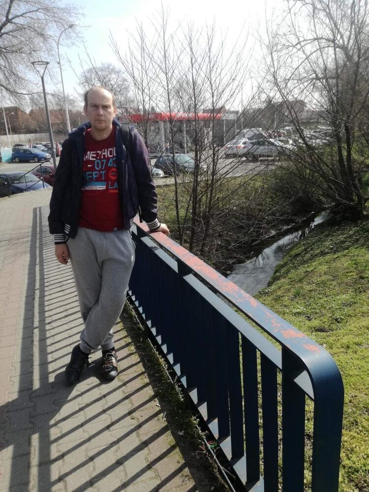  16053643  Oleg, 44 ,    