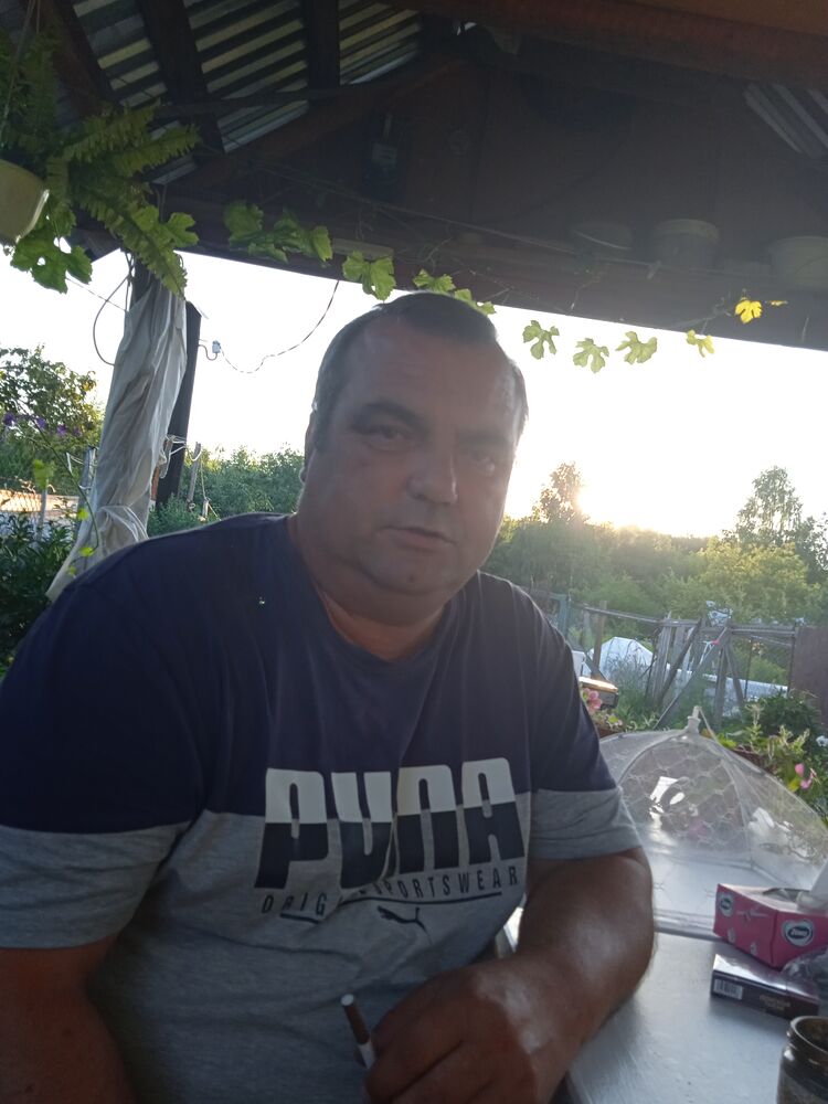  42104903  , 52 ,    