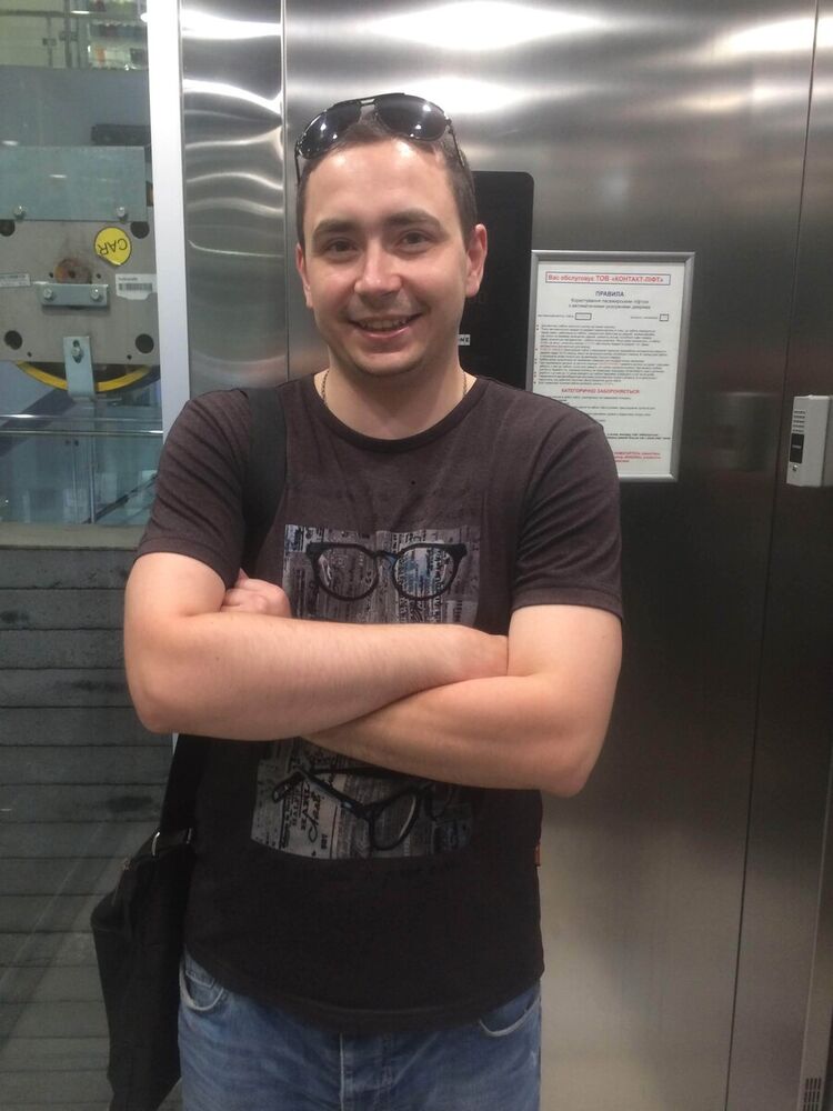  ,   Yaroslav, 32 ,   ,   , c 