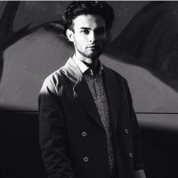  52533623  , 29 ,    --