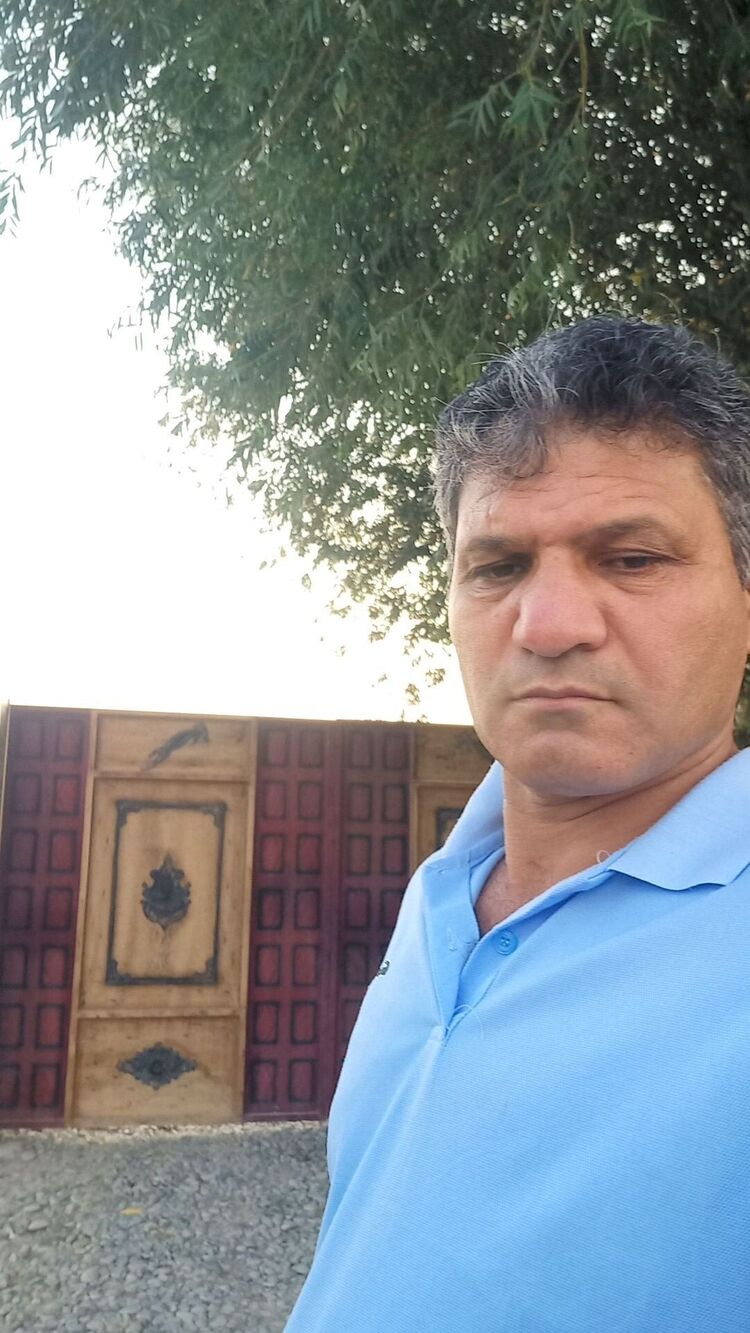  45422883  Zakhid, 48 ,    