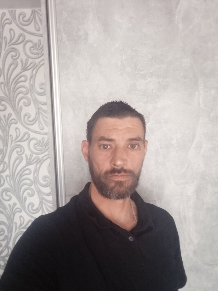  ,   Denis, 43 ,     , c 