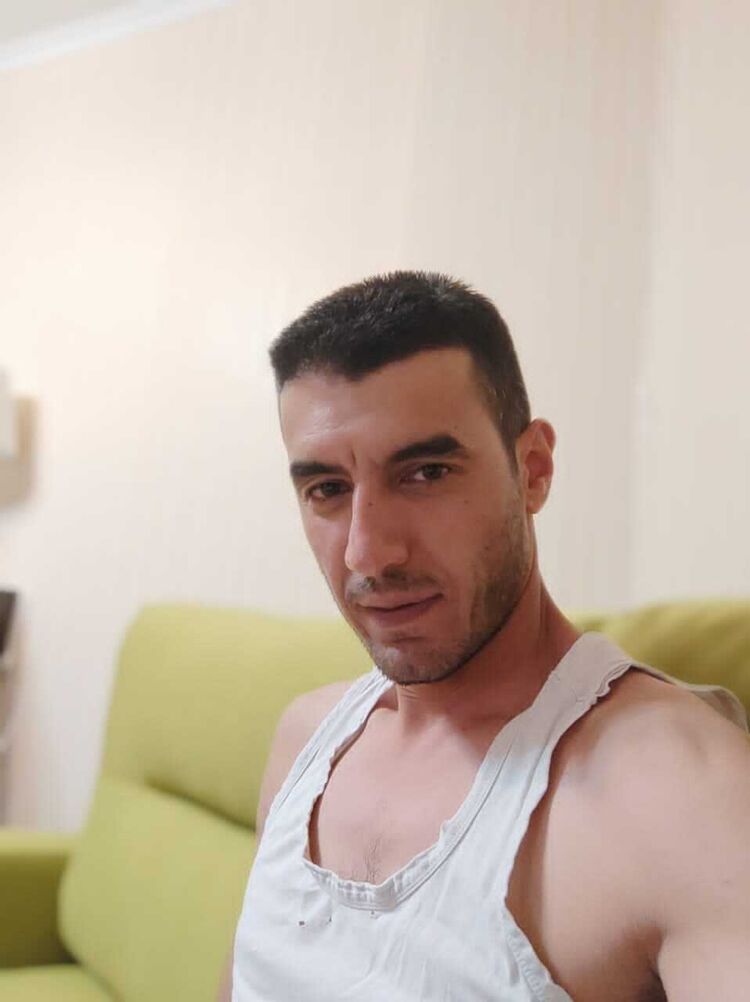  27434213  Gerg, 38 ,    