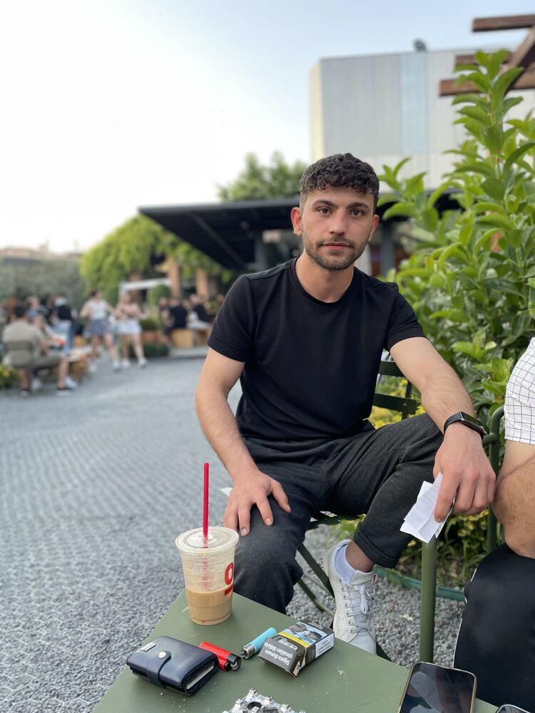  44074763  Ali, 21 ,    Boyalik